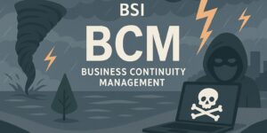 Düsteres Bild im Comic-Stil: In der Mitte der Schriftzug BSI BCM Business Continuity Management. Rechts und links Blitze und ein Tornada. Im Hintergrund ein Hacker mit Hoodie